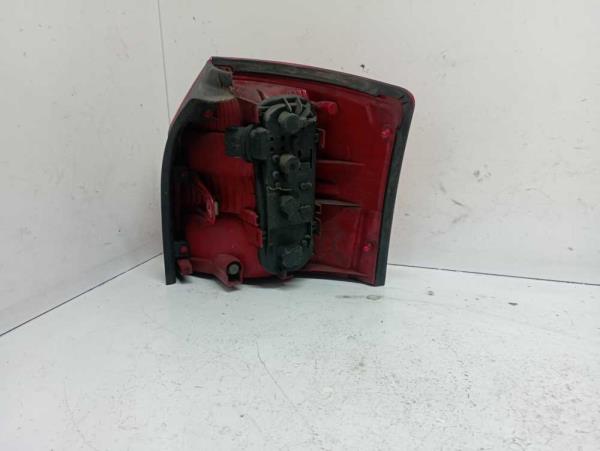 FEU ARRIERE GAUCHE AUDI A4 B6 BREAK - Vue 2